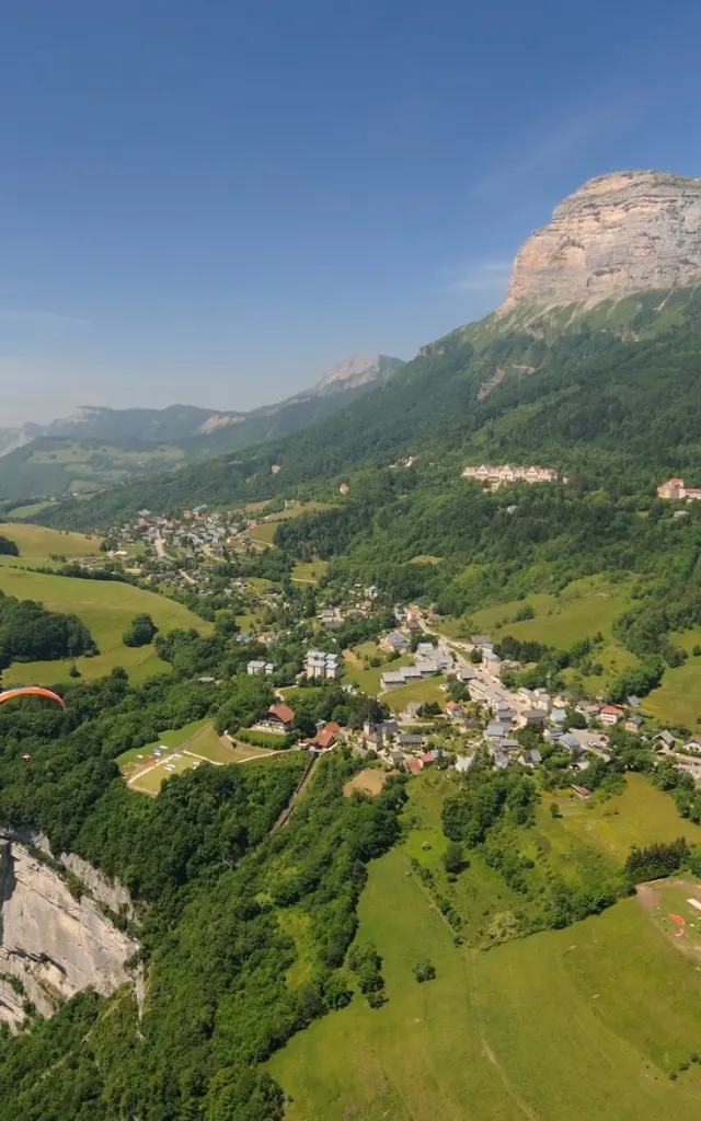 Plateau Des Petites Roches Et Parapentesbis Alain Douce E1539870971532