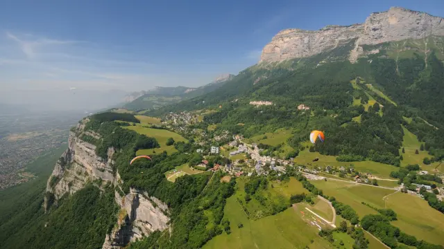 Plateau Des Petites Roches Et Parapentesbis Alain Douce E1539870971532